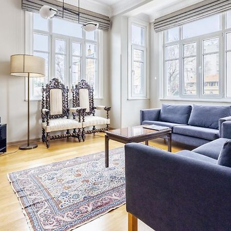 Flat With Balcony And Bosphorus View In Beyoglu Appartement Istanboel Buitenkant foto