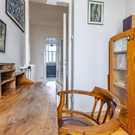 Flat With Balcony And Bosphorus View In Beyoglu Appartement Istanboel Buitenkant foto