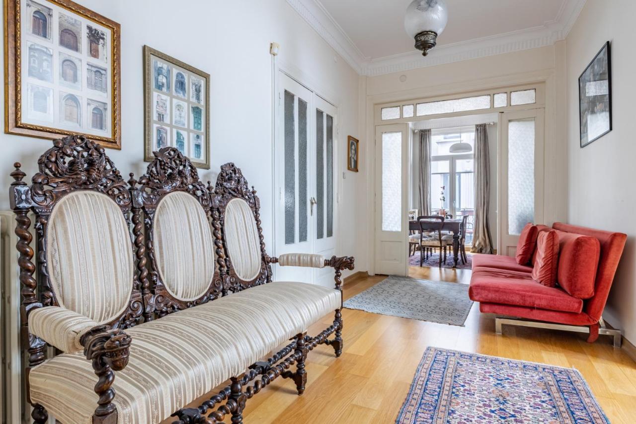 Flat With Balcony And Bosphorus View In Beyoglu Appartement Istanboel Buitenkant foto